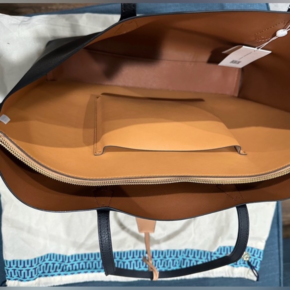 Tory Burch Perry Leather Shopper Tote Bag - Picture 4 of 9